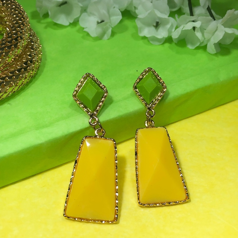 Kira Earrings💛💛